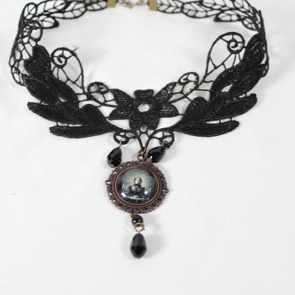 The Misfortunes of the Soothsayer – Victorian Gothic Lace Choker Necklace